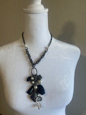 Chic Black Statement Necklace with Pearl Accents